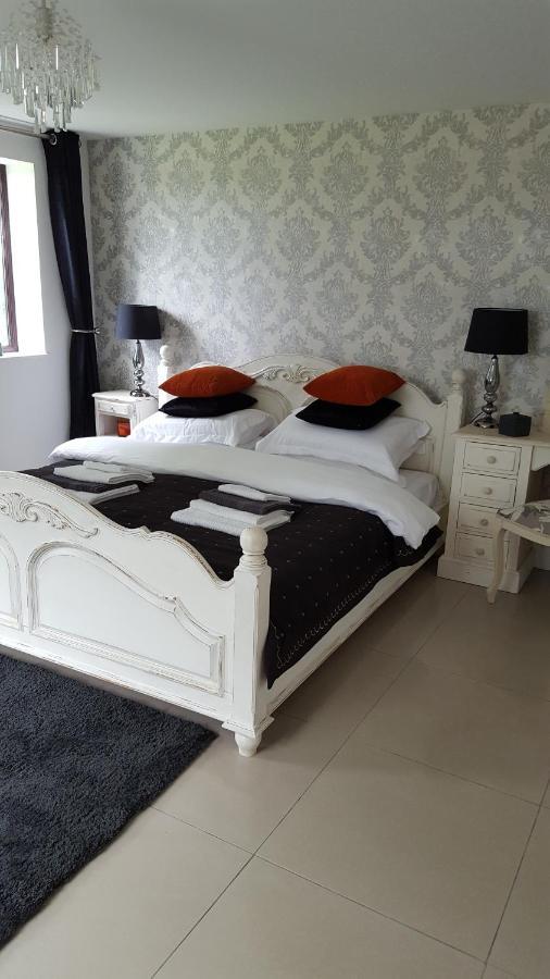The White Dove Bed And Breakfast With Glamping Newark Showground Екстер'єр фото