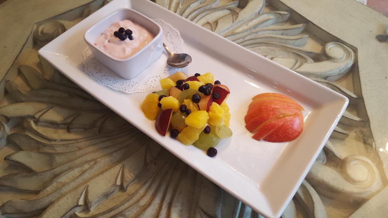 The White Dove Bed And Breakfast With Glamping Newark Showground Екстер'єр фото