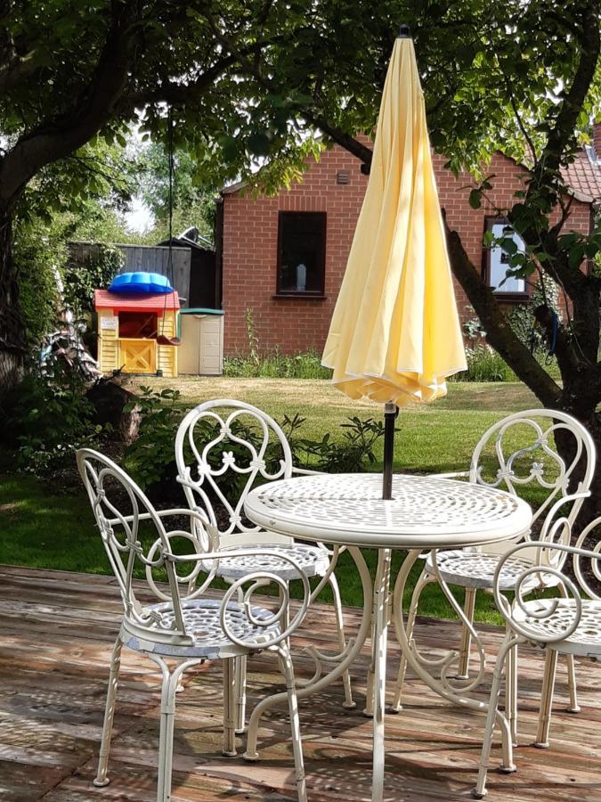 The White Dove Bed And Breakfast With Glamping Newark Showground Екстер'єр фото