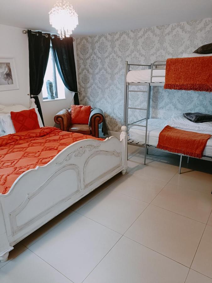The White Dove Bed And Breakfast With Glamping Newark Showground Екстер'єр фото